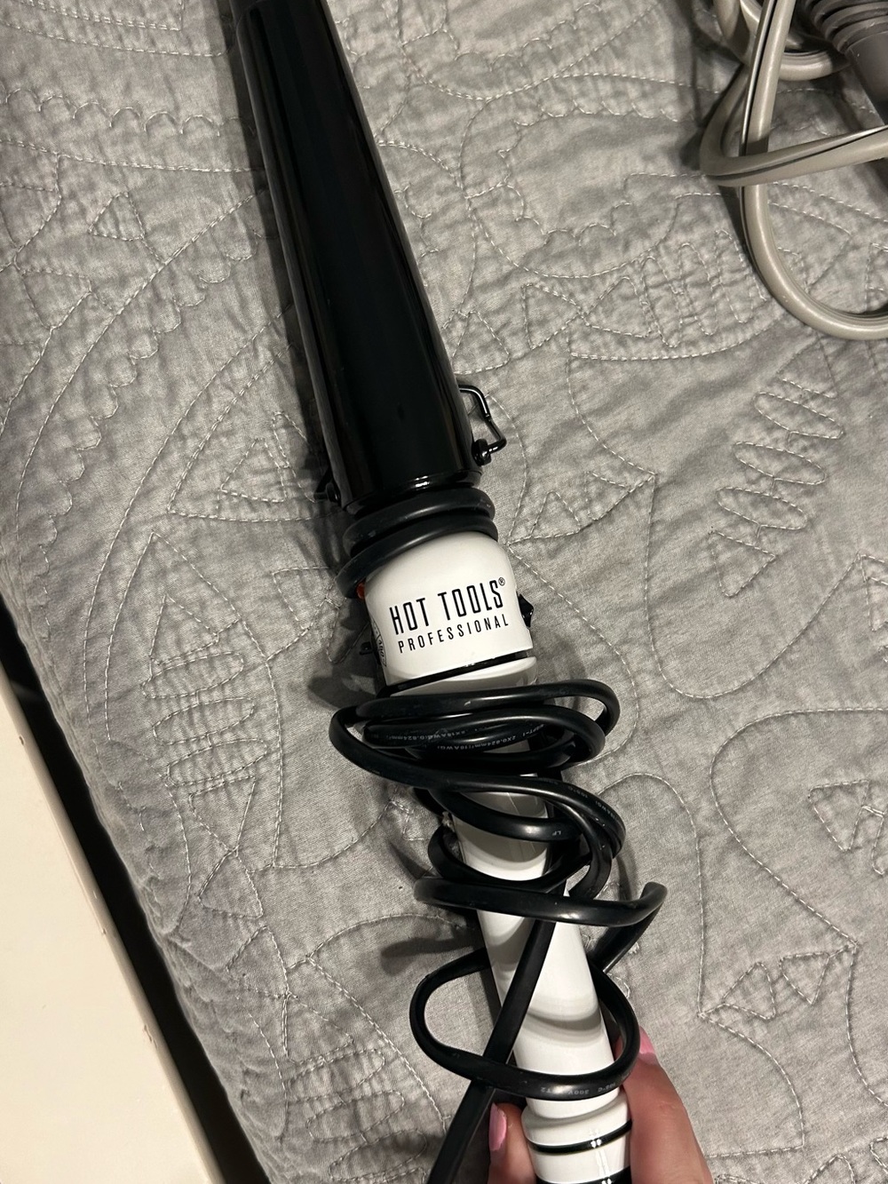 Hot Tools Professional Black and White Tapered Curling Wand